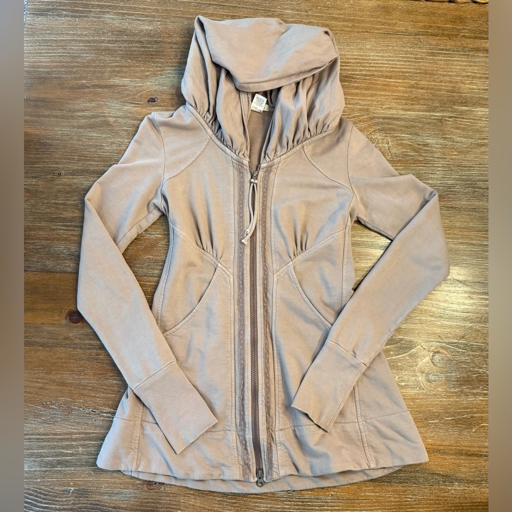 PRAIRIE UNDERGROUND LONG CLOAK HOODED SWEATSHIRT, SMALL
